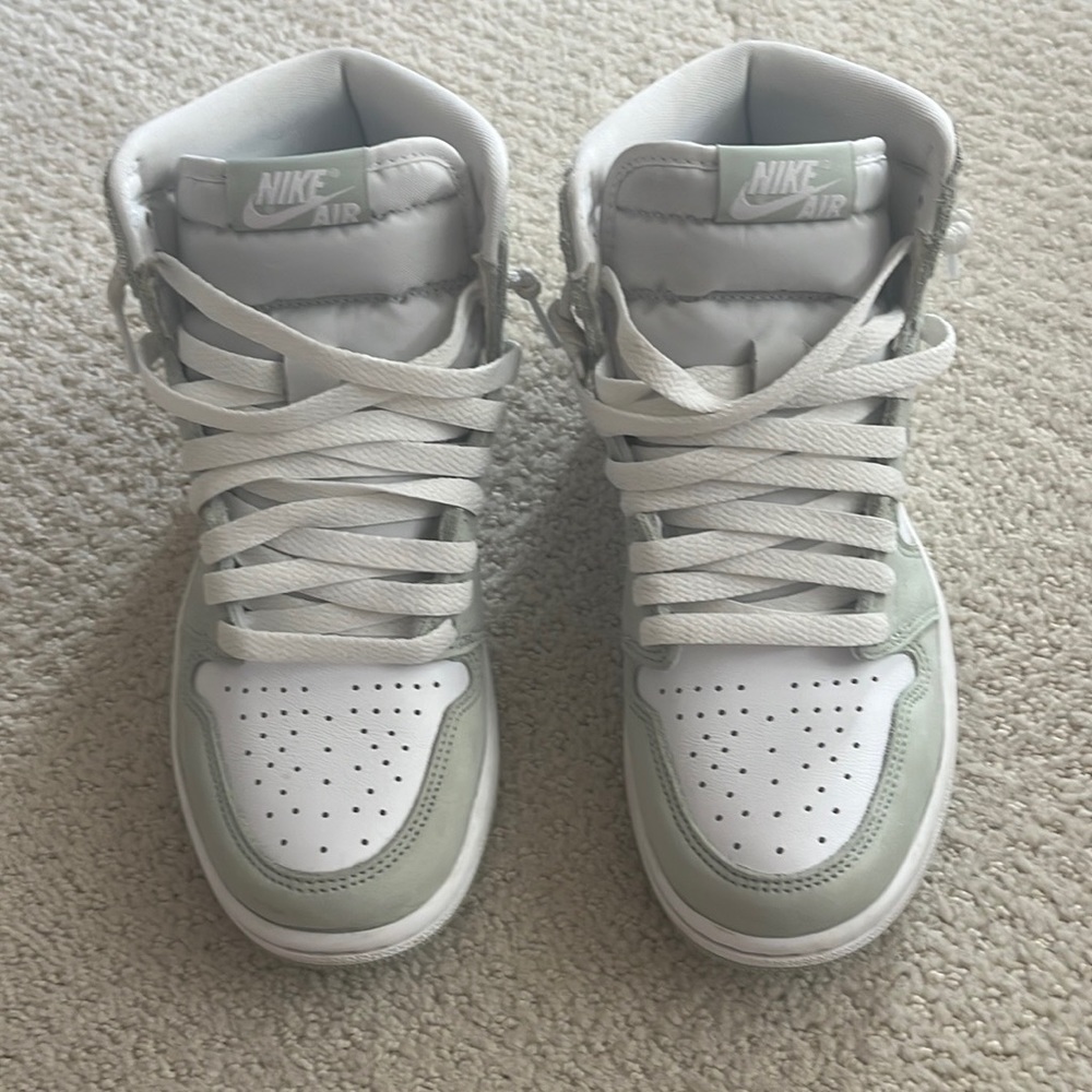 WMNS AIR JORDAN 1 HIGH OG sea foam/white-healing orange